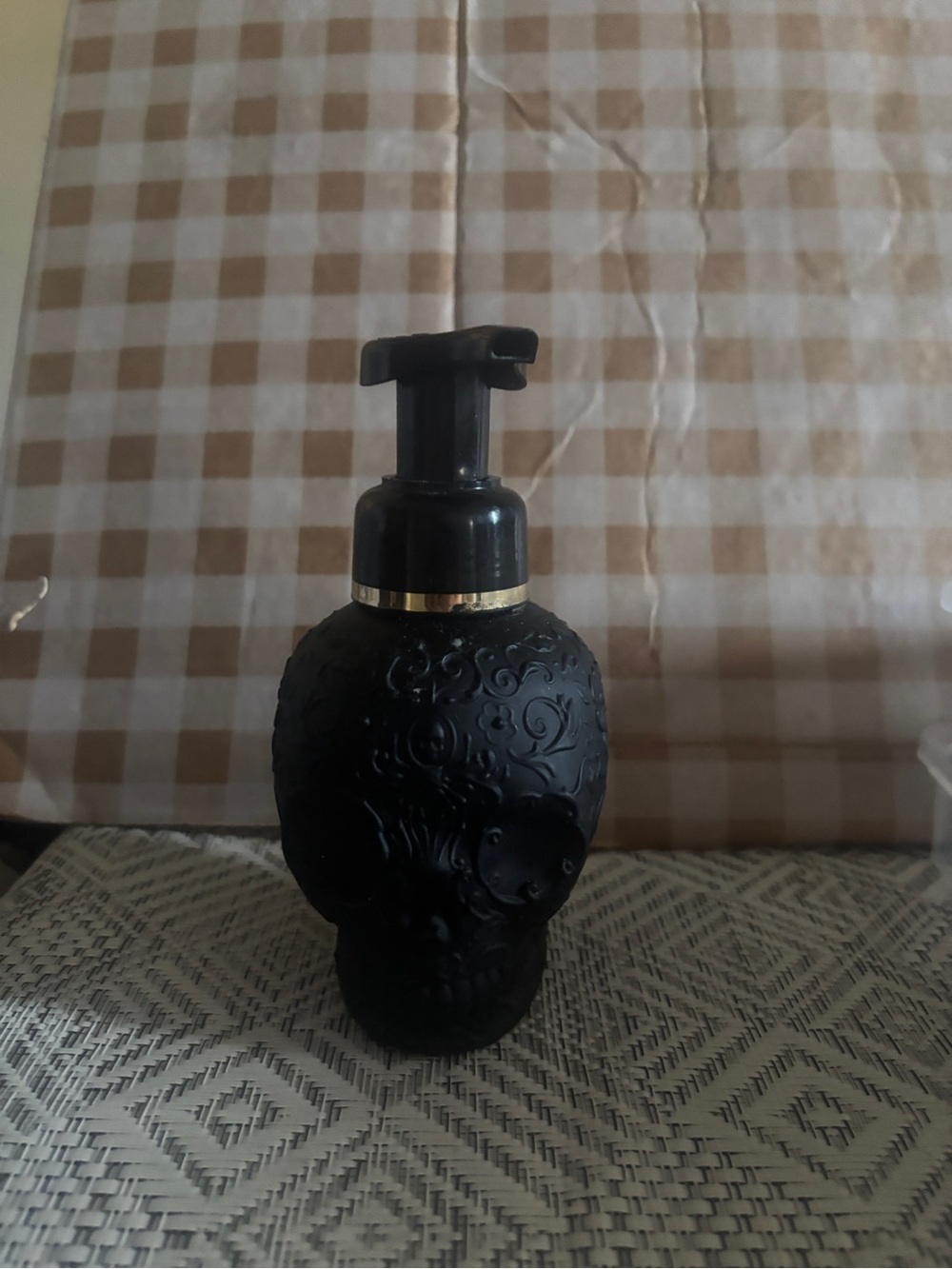 Bath & body Works skull soap dispenser
